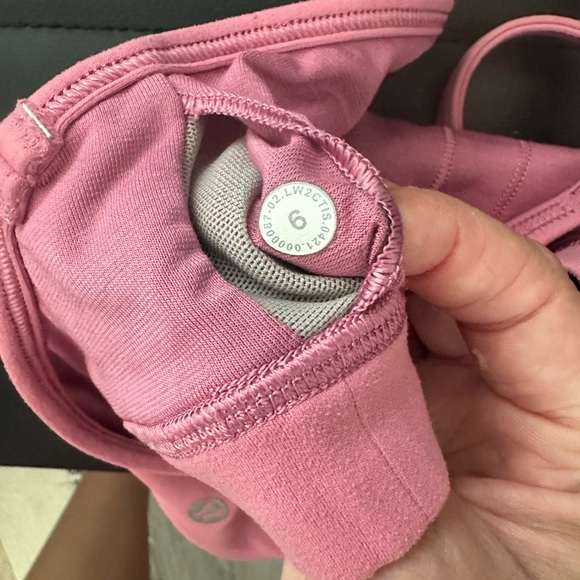 FLOW Y BRA LULULEMON SIZE 6 - Picture 2 of 3